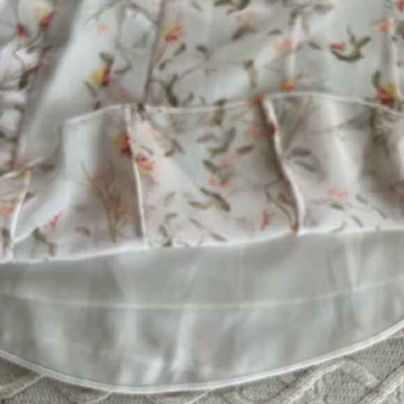 White House Black Market Floral White Blouse Women’s Size 0 - Picture 12 of 16